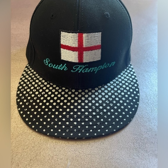 Lids Other - LIDS Custom Snap back Hat